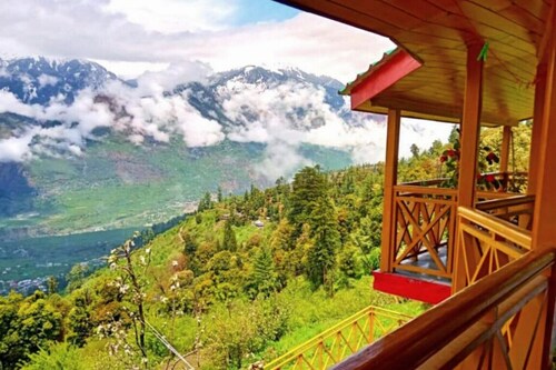 Willow Way - A Dream Wooden Cottage in Himalayas