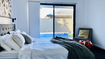 5 habitaciones, tabla de planchar con plancha y wifi gratis