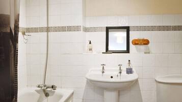Cottage | Bathroom | Shower
