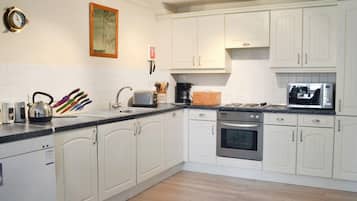 Cottage | Interior