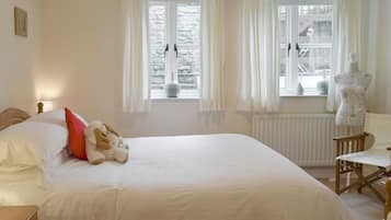 Cottage | 3 bedrooms, individually decorated, individually furnished, free WiFi