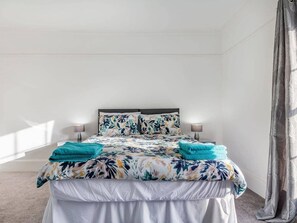 Vila | 4 quartos, ferros/tábuas de passar roupa, Wi-Fi de cortesia