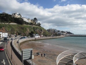 Villa | Beach - Lovely Villa 2 King 2 Singles 1double Sofa bed (Torquay)