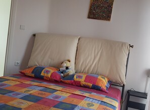 6 bedrooms, iron/ironing board, free WiFi, bed sheets