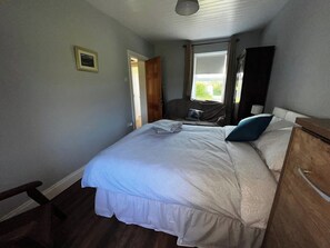 Cottage | 3 bedrooms, iron/ironing board, free WiFi, bed sheets