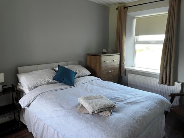 Cottage | 3 bedrooms, iron/ironing board, free WiFi, bed sheets