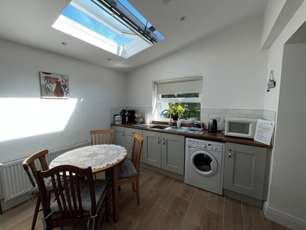 Cottage | Dining
