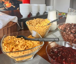 Breakfast buffet - Hotel ROK (Kraków)