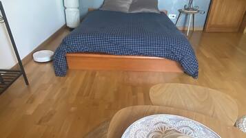 1 chambre, fer et planche Ă  repasser, Wi-Fi, draps fournis