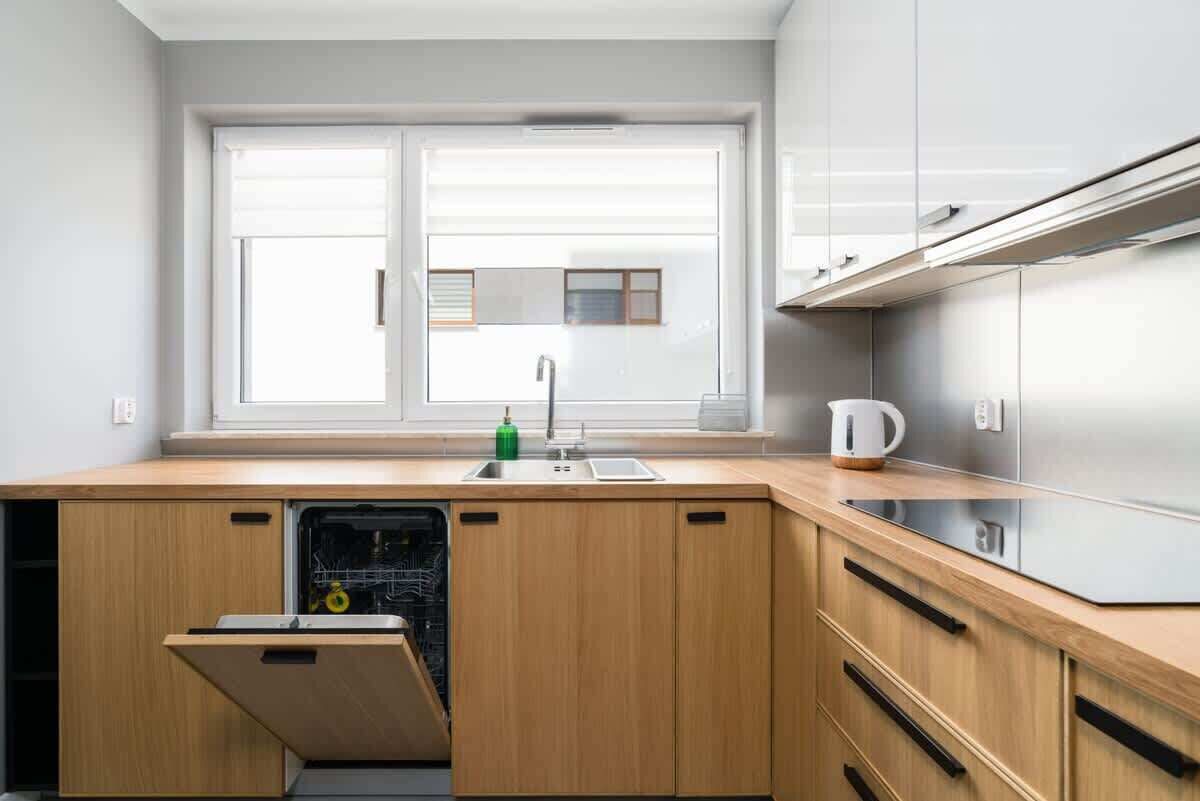 Kühlschrank, Ofen, Herdplatte, Geschirrspüler