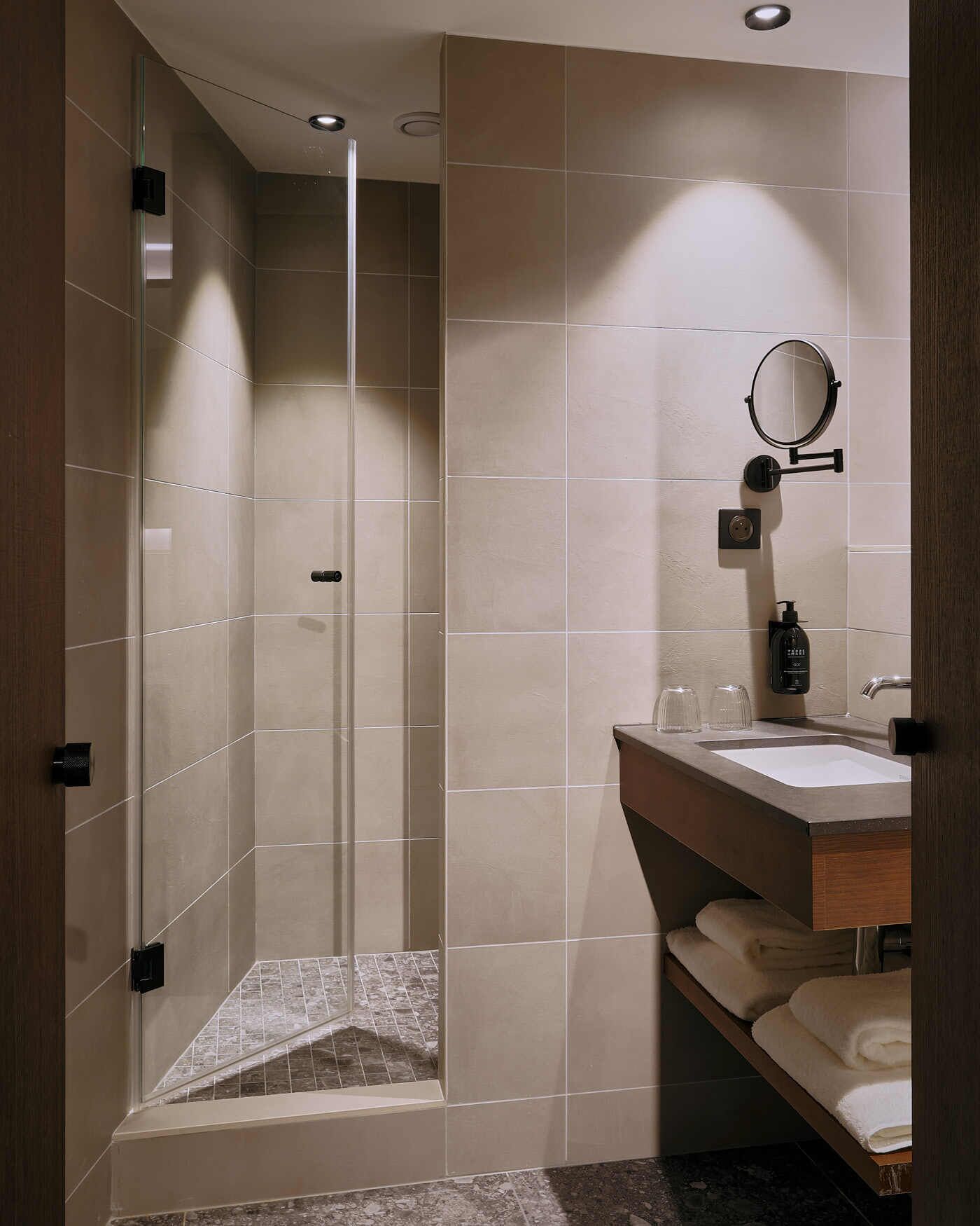 Photo - Le Bellune Paris