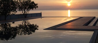 Ocean Front,  Large Top Floor Condo - 1 bedroom