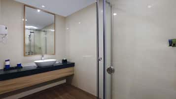 Shower, hair dryer, slippers, bidet