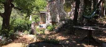 Maison Atypique Perché Dans la Nature