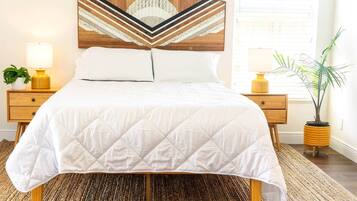 3 habitaciones, tabla de planchar con plancha, wifi y ropa de cama