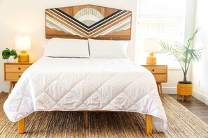 3 habitaciones, tabla de planchar con plancha, wifi y ropa de cama 