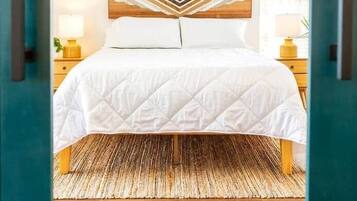 3 habitaciones, tabla de planchar con plancha, wifi y ropa de cama