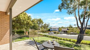 Outdoor dining - Sunrise by Experience Jervis Bay (Vincentia)