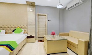 Premium Double Room | Desk, iron/ironing board