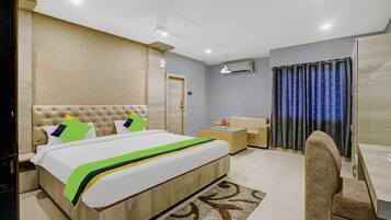 Premium Double Room | Desk, iron/ironing board