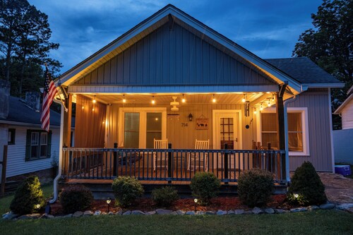 Etowah's Cottage - dog friendly, king beds, hiking, rafting, motorcycles
