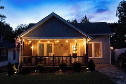 Etowah's Cottage - dog friendly, king beds, hiking, rafting, motorcycles