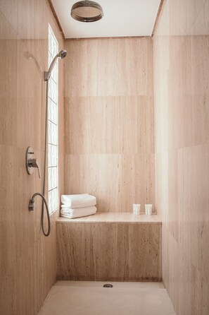 Casa familiar | Baño | Artículos de higiene personal ecológicos, toallas, jabón y champú