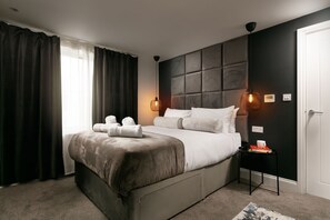 奢華獨棟房屋 | 筆電工作空間、熨斗/熨衣板、免費無線上網、床單