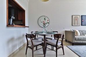 Design Apartment | Dining room - HiGuests - Boulevard Point (Dubai)