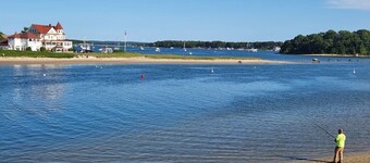 Steps from Marina, beach, restaurants!