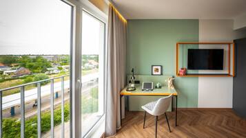 Desk, free WiFi, bed sheets