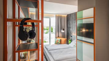 Business Double Room | Desk, free WiFi, bed sheets