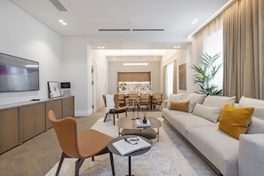 Living area - Covent Garden Piazza by Stayo (London)