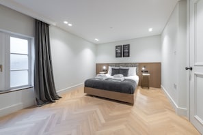 Luxury 2 bed at Covent Garden Piazza | Strykjärn/strykbräda, gratis barnsängar och sängkläder