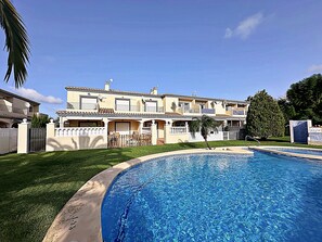 Pool - Elegant terraced house in a fantastic south position in Els Poblets (Denia)