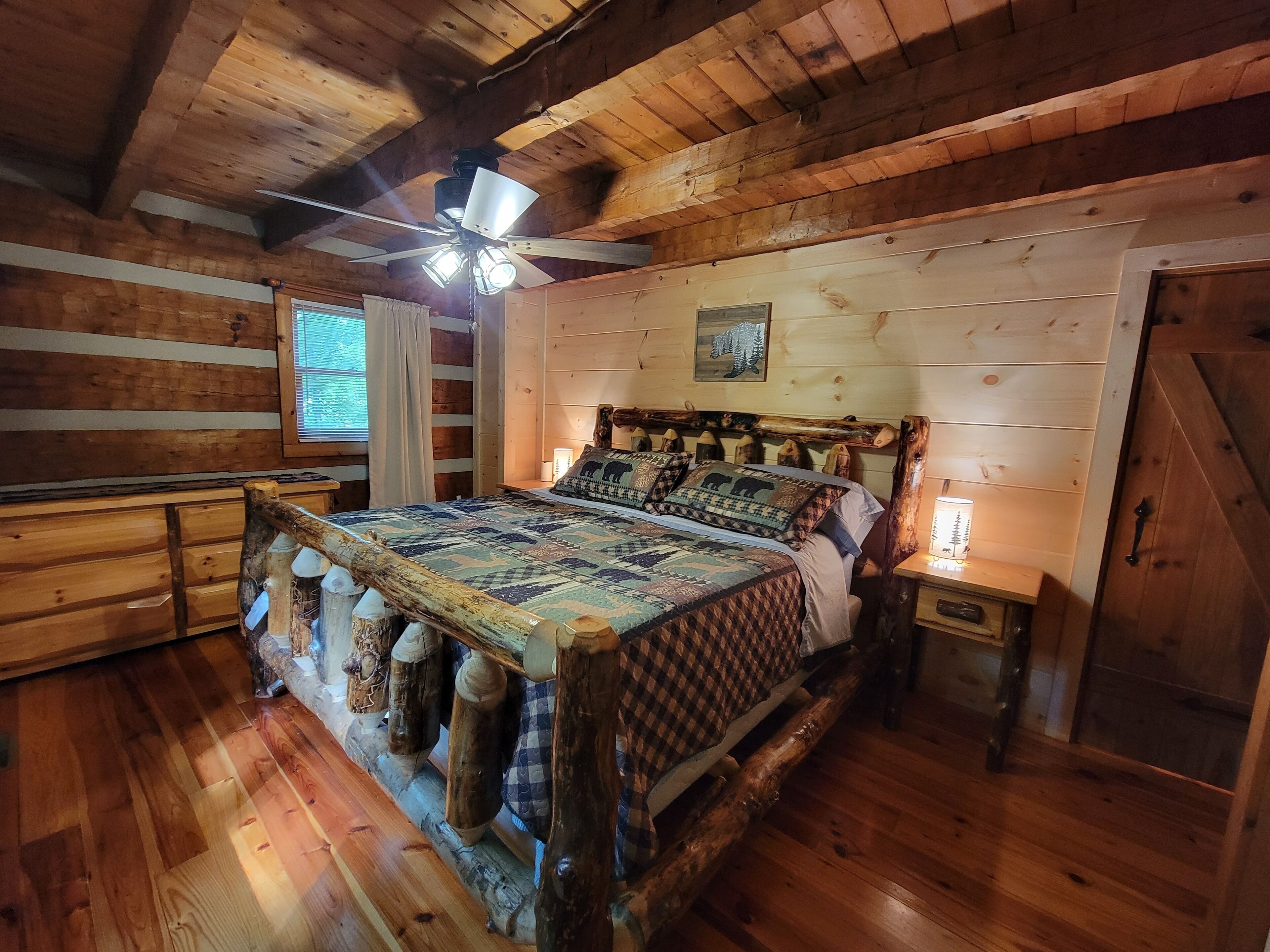 3 chambres, bureau, Wi-Fi gratuit, draps fournis