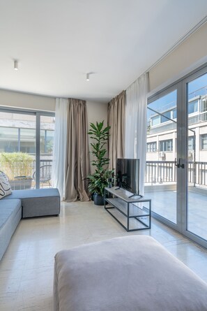 Suite with Terrace | 1 bedroom, premium bedding, in-room safe, soundproofing - The Artisan Suites (Athens)