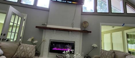 TV, fireplace