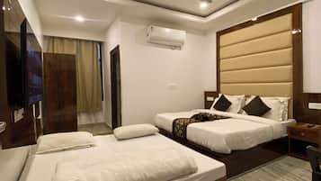 Escritorio, wifi gratis y ropa de cama
