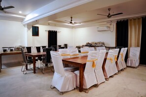 Tägliches einheimisches Frühstück (300 INR pro Person)