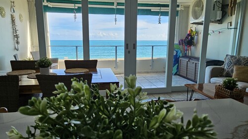 Guest Favorite • “True Oceanfront” Luquillo Condo • Walk to Kioskos & El Yunque