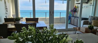 Guest Favorite • “True Oceanfront” Luquillo Condo • Walk to Kioskos & El Yunque