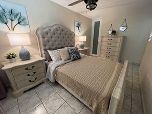 2 slaapkamers, een strijkplank/strijkijzer, reisbedje, gratis wifi