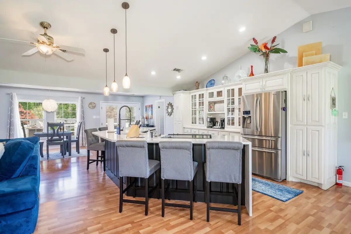 雪櫃、微波爐、焗爐、爐具