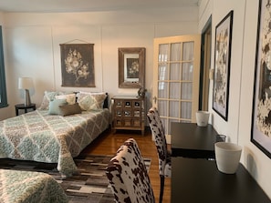4 habitaciones, escritorio, tabla de planchar con plancha y wifi gratis 