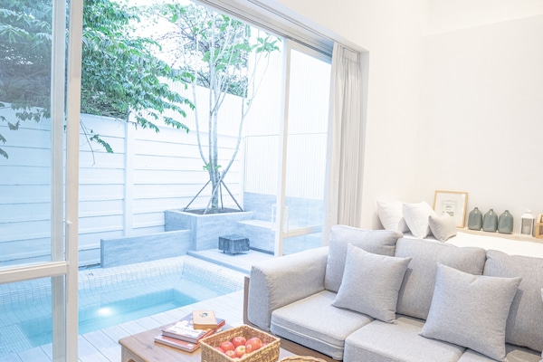 Villa with Private Pool | Piscina privata