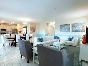House, 6 Bedrooms | Living room - Beautiful 6 Bed Pool Game Spa Home Champions Gate 6 Bedroom Home by Redawning (Davenport)