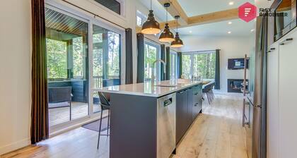 â La Sunny-Haus de Portneuf đ Pool, Hot tub, Billiards and Trails â