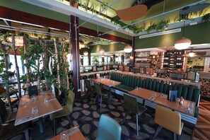 Restaurant - Sandy Balls  Holiday Village (Fordingbridge)