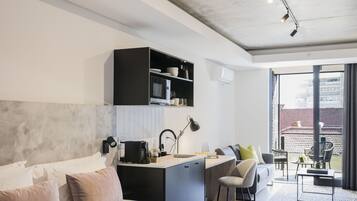 Standard Studio | In-room safe, individually decorated, individually furnished, desk